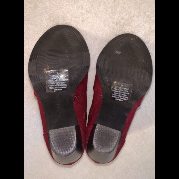 Express Zippered ankle booties in Garnet Red - Picture 3 of 6